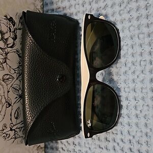 Ray Ban sunglasses black and cream NEW without tags